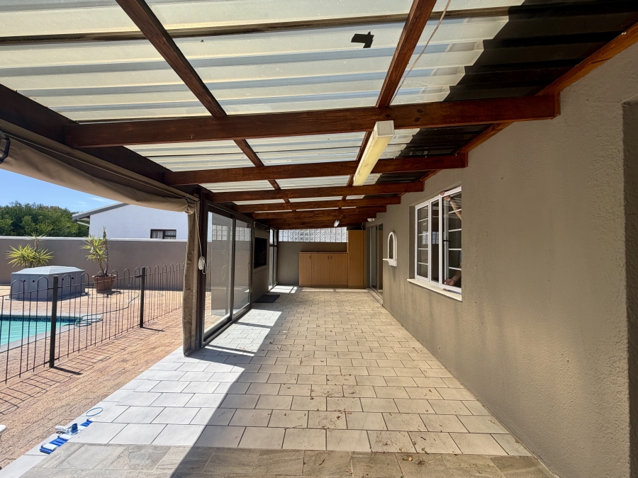5 Bedroom Property for Sale in Duynefontein Western Cape